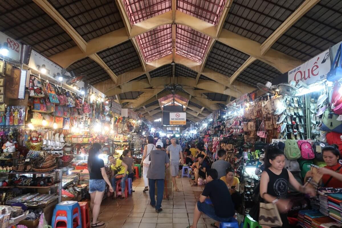 DAY2 : Exploring Ho Chi Minh with a baby: Adventures and Tips