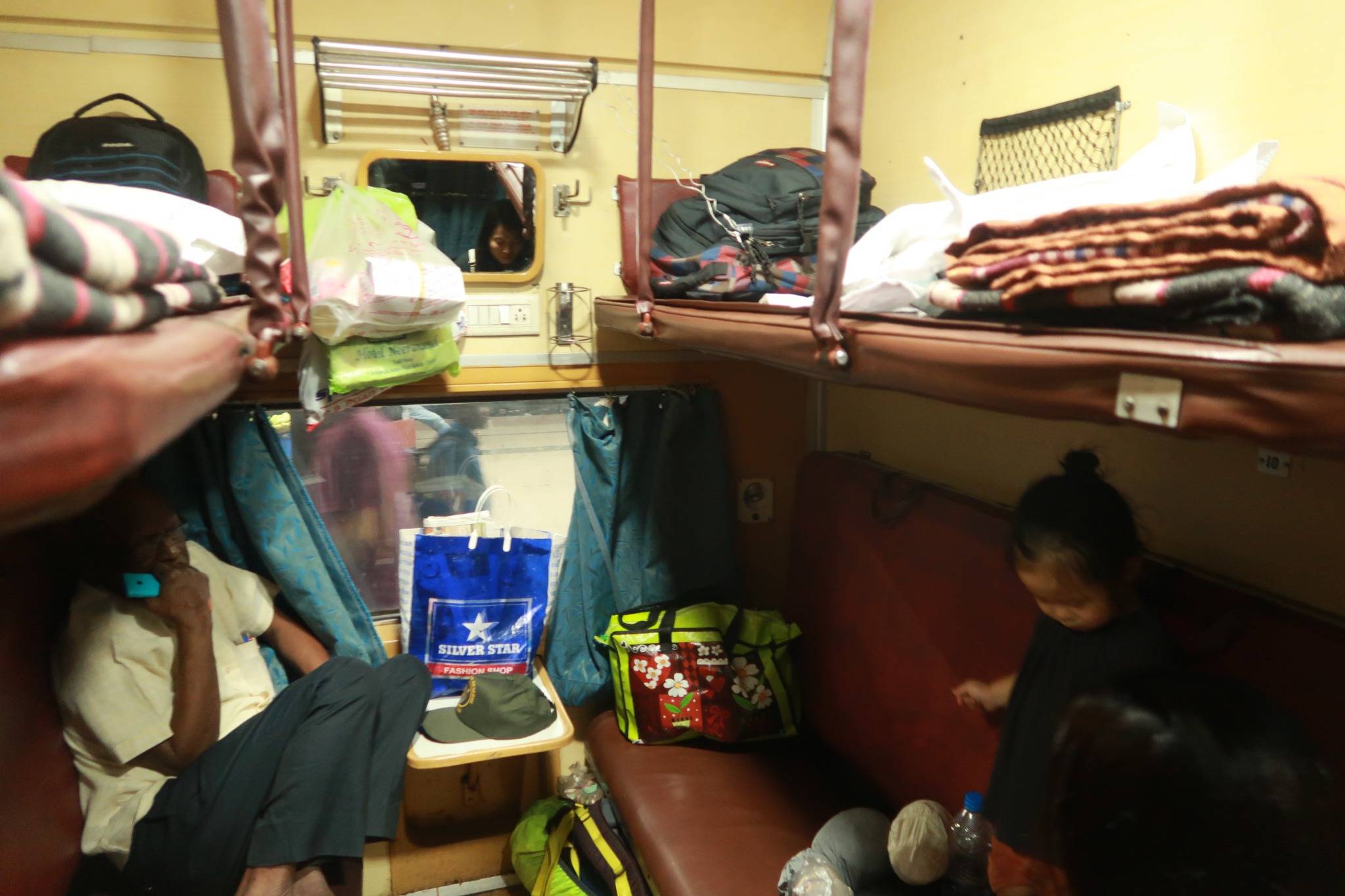 Kolkata to Varanasi Overnight Train Travel: Tips for Families