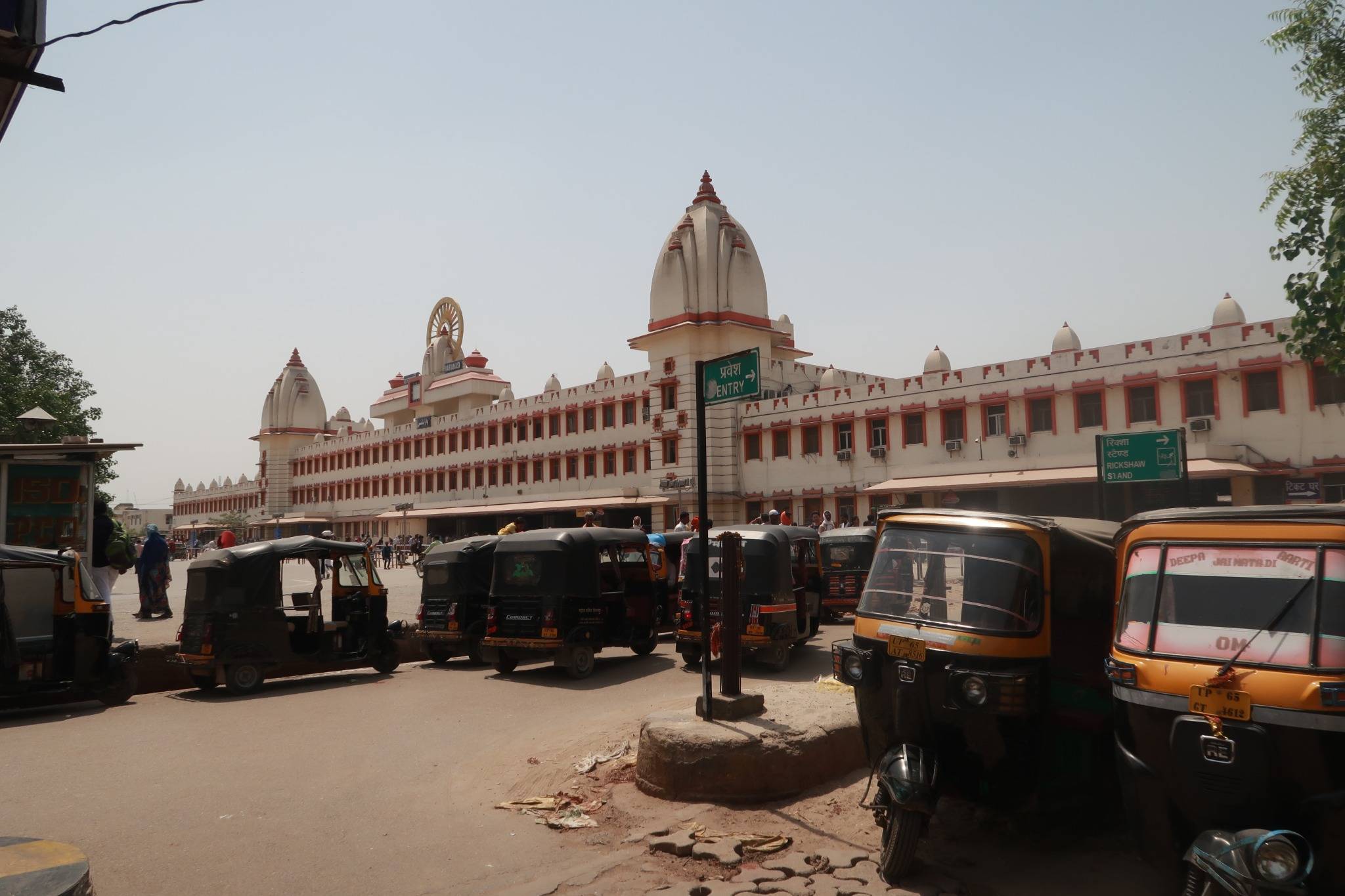 Day 33: Varanasi Junction to Bengali Tola: A Family’s Travel Guide