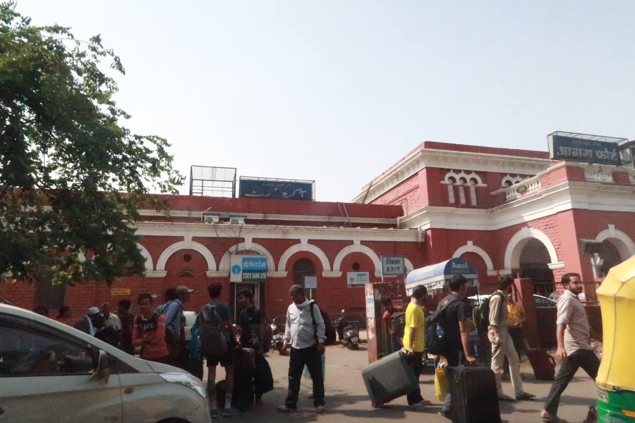 Surviving the Delayed Overnight Train from Varanasi to Agra
