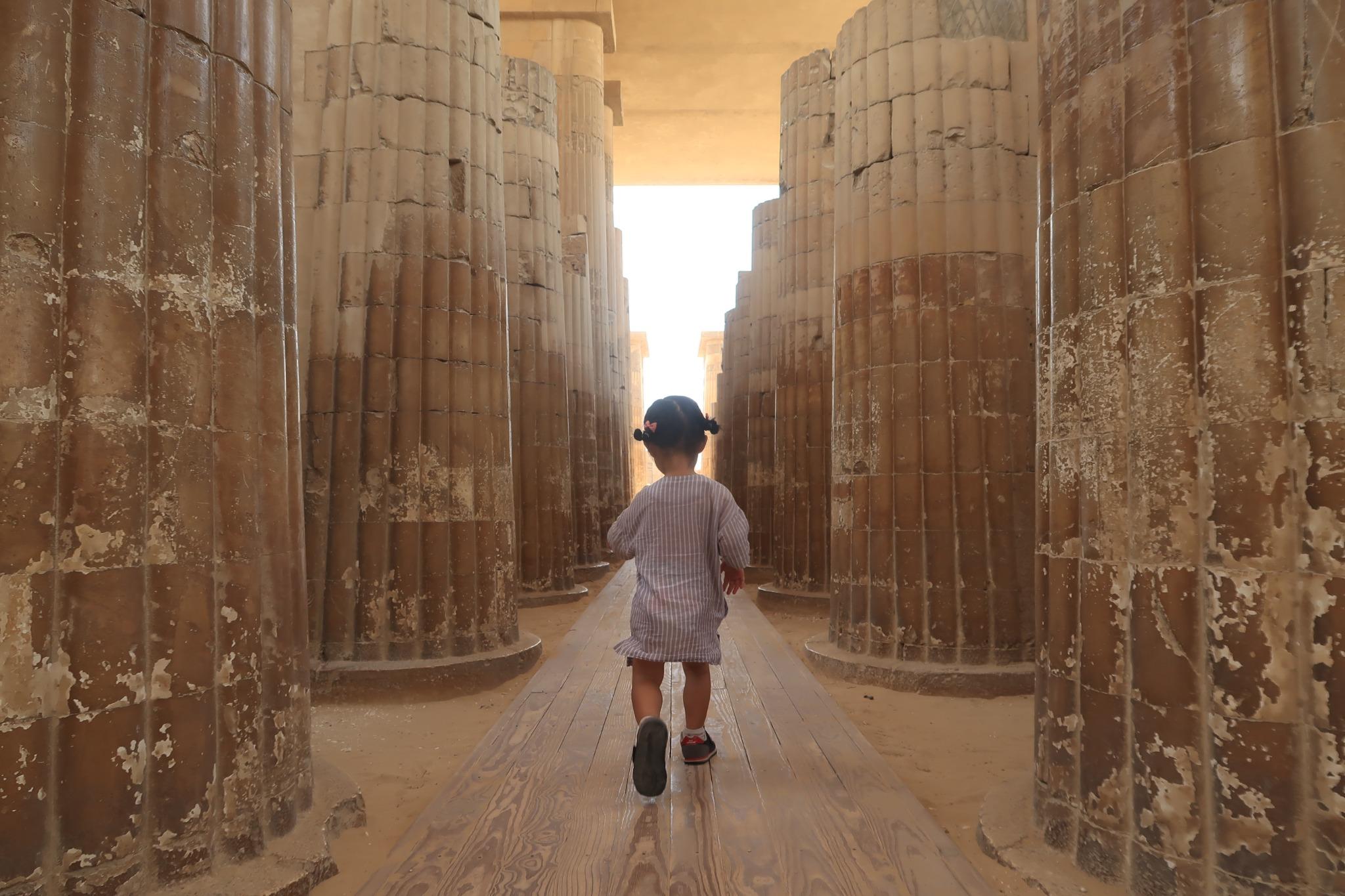 Saqqara & Red Pyramid with Baby – Egypt’s First Pyramids